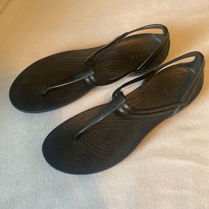 Women crock sandals